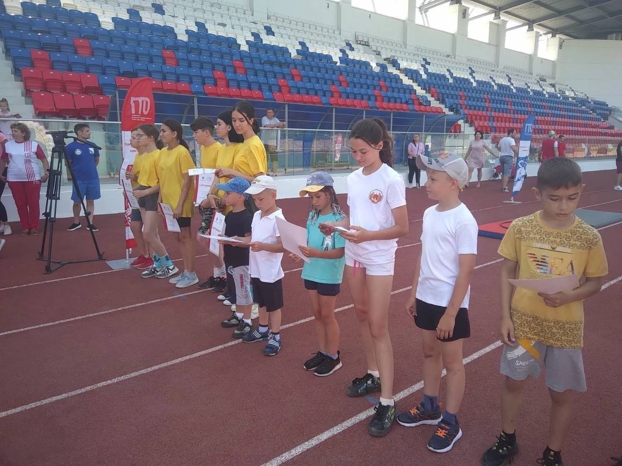Акция «От значка ГТО – к олимпийской медали» прошла на стадионе спортивно-оздоровительного комплекса имени 200-летия Севастополя!