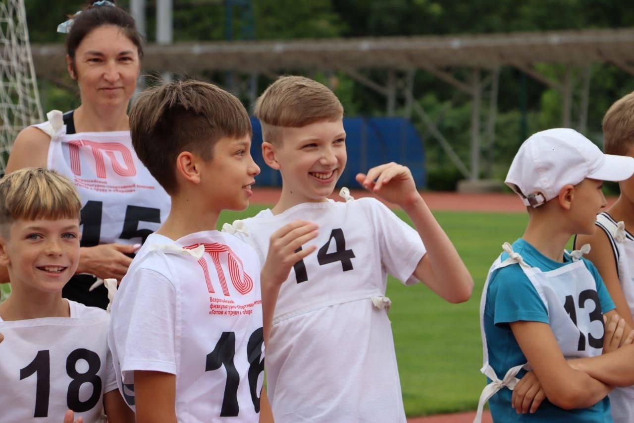 Региональный этап фестиваля ВФСК ГТО среди семейных команд прошёл на стадионе спортивно-оздоровительного комплекса имени 200-летия Севастополя!